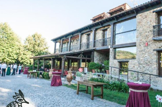 Una noche con desayuno para 2 en Hotel Ruralis Peña del Alba***** en Arroyomolinos de la Vera (Cáceres)