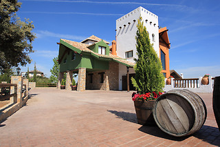 Una noche en habitación triple con desayuno para 3 en Hotel Zerbinetta*** en Dílar (Granada)