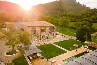 Una noche con desayuno para 2 en Can Buch Hotel ECOTurismo en Sant Aniol de Finestres (Girona)