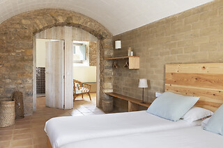 Una noche con desayuno para 2 en Can Buch Hotel ECOTurismo en Sant Aniol de Finestres (Girona)