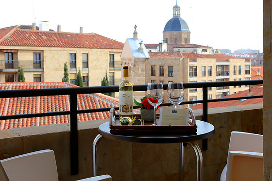 Una noche en habitación premium con desayuno para 2 en Abba Fonseca Hotel**** en Salamanca