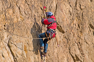 Una experiencia de vía ferrata y barranco para 2 en Amadablam Aventura en Guadarrama (Madrid)