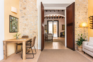 Una noche con desayuno para 2 en Hotel Ca'n Moragues**** en Arta (Islas Baleares)