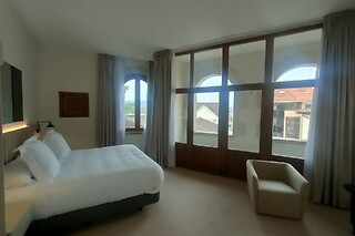 Una noche con desayuno para 2 en Dwo Rioja Wine Hotel 4**** en Cenicero (La Rioja)