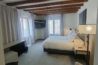 Una noche con desayuno para 2 en Dwo Rioja Wine Hotel 4**** en Cenicero (La Rioja)