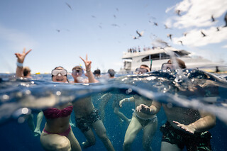 Un viaje en catamarán, una experiencia entre atunes y degustación de sashimi para 2 en Tuna Tour en L'Ametlla de Mar (Tarragona)