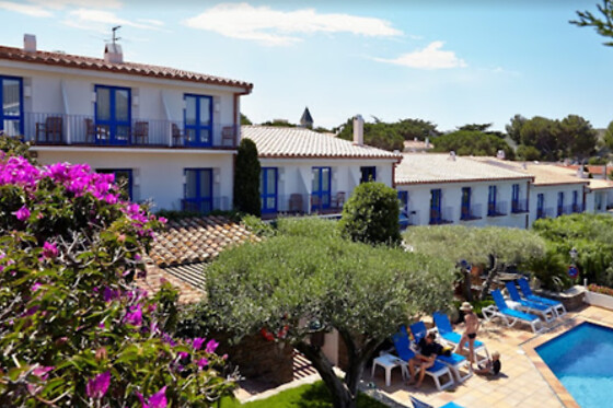 Una noche con desayuno para 2 en Hotel Villa Blaumar en Cadaqués (Girona)