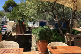 Una noche con desayuno para 2 en Hotel Villa Blaumar en Cadaqués (Girona)
