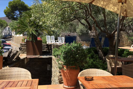 Una noche con desayuno para 2 en Hotel Villa Blaumar en Cadaqués (Girona)
