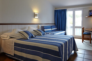 Una noche con desayuno para 2 en Hotel Villa Blaumar en Cadaqués (Girona)