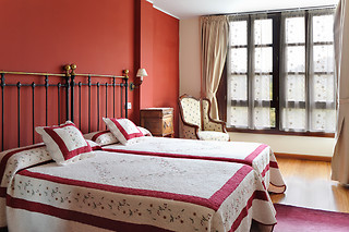 Dos noches con desayunos y cenas en apartamento de 1 habitación para 2 en La Casona de la Roza en Villaviciosa (Asturias)