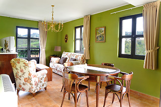 Dos noches con desayunos y cenas en apartamento de 1 habitación para 2 en La Casona de la Roza en Villaviciosa (Asturias)