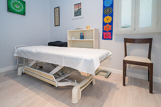 Un masaje descontracturante de espalda para 2 en Centro de Shiatsu Ki Kai en Madrid