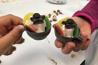 Una experiencia ChocoMasters Kids para 2 adultos y 2 niños en el Taller de Chocolate en Madrid