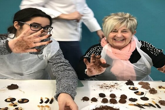 Una experiencia ChocoMasters Kids para 2 adultos y 2 niños en el Taller de Chocolate en Madrid