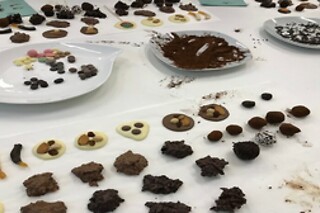 Una experiencia ChocoMasters Kids para 2 adultos y 2 niños en el Taller de Chocolate en Madrid