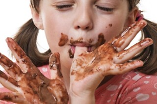 Una experiencia ChocoMasters Kids para 2 adultos y 2 niños en el Taller de Chocolate en Madrid