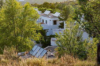 Una noche en habitación doble deluxe para 2 en Villa Turística de Laujar de Andarax*** en Almería