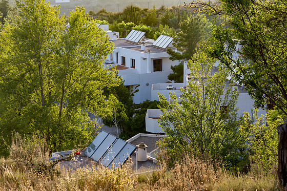 Una noche en habitación doble deluxe para 2 en Villa Turística de Laujar de Andarax*** en Almería