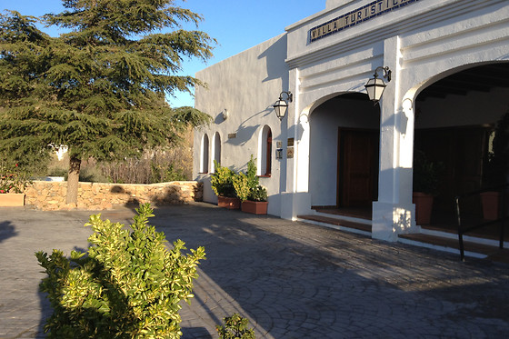 Una noche en habitación doble deluxe para 2 en Villa Turística de Laujar de Andarax*** en Almería