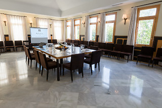 Una noche en habitación doble deluxe para 2 en Villa Turística de Laujar de Andarax*** en Almería