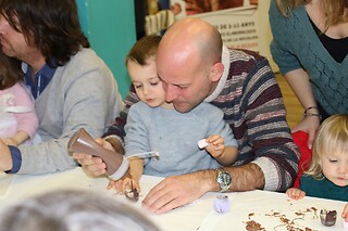 Una experiencia ChocoMasters Kids para 2 adultos y 2 niños en el Taller de Chocolate en Madrid