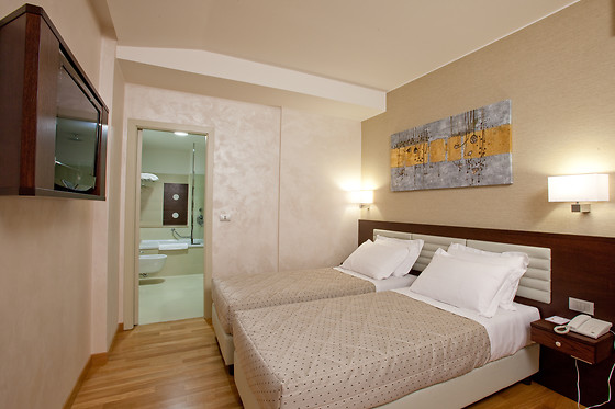 Breaking Business Hotel - photo 7