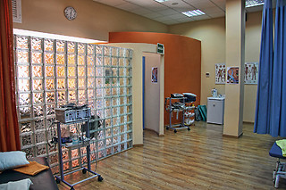 Un tratamiento facial doble a elegir para 1 en Centro Kinesbel en Mijas (Málaga)