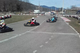 Una tanda en SuperKart para 2 en Karting El Pla en El Pla de Sant Tirs (Lleida)