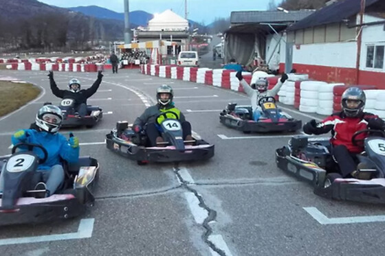 Una tanda en SuperKart para 2 en Karting El Pla en El Pla de Sant Tirs (Lleida)