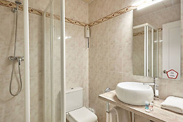 HOSTAL NOBADIS BY VIVERE STAYS