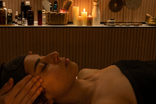 Un masaje facial + cuello y hombros para 1 en Relax VLC en Valencia