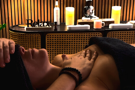 Un masaje facial + cuello y hombros para 1 en Relax VLC en Valencia