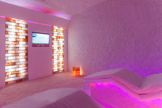 Una sesión de haloterapia en Pink Diamond con cava y bombones  para 2 en Salt Room Getafe en Getafe (Madrid)