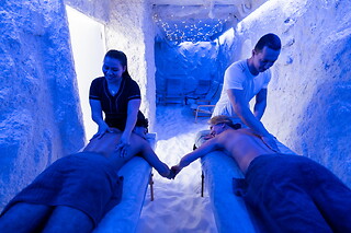 Un masaje en pareja en Cueva de Sal con Spa Romántico en Cueva de Sal Salsana en Barcelona