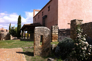 Una noche con desayuno para 2 adultos y 1 niño en Finca El Cortiñal en Valencia de Alcántara ( Cáceres)