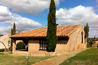 Una noche con desayuno para 2 adultos y 1 niño en Finca El Cortiñal en Valencia de Alcántara ( Cáceres)
