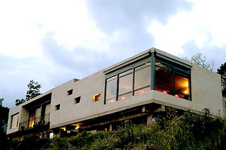 Una noche con desayuno y cena para 2 en Hotel Restaurante La Canela en Piedralaves (Ávila)