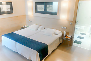 Una noche con desayuno para 2 en Hotel Virrey en Arnedo (La Rioja)