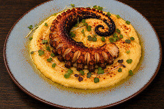 Una comida o cena para 2 en Embera Farm Grill & Cócteles en Valencia