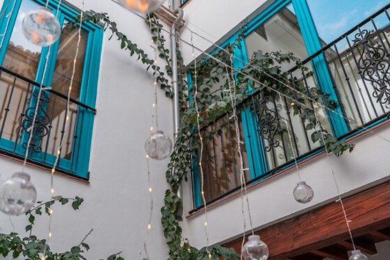 Una noche en habitación superior para 2 en Hotel Boutique Albaicín** en Coín (Málaga)