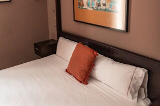 Una noche en habitación superior para 2 en Hotel Boutique Albaicín** en Coín (Málaga)