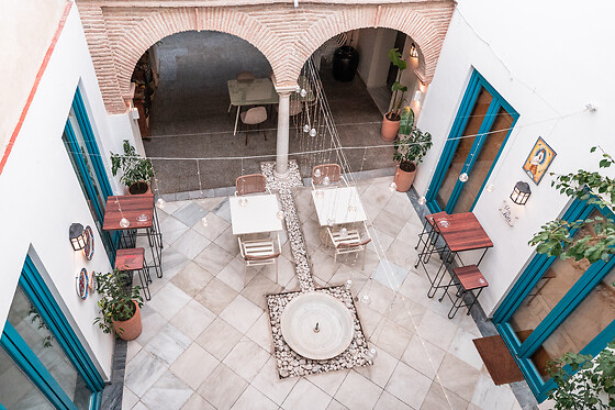 Una noche en habitación superior para 2 en Hotel Boutique Albaicín** en Coín (Málaga)