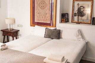 Una noche en habitación superior para 2 en Hotel Boutique Albaicín** en Coín (Málaga)