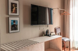 Una noche en habitación superior para 2 en Hotel Boutique Albaicín** en Coín (Málaga)