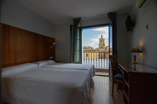 Una noche para 3 en Hotel Hispania en Zaragoza