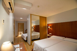 Una noche para 3 en Hotel Hispania en Zaragoza