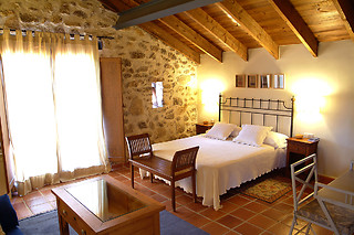 Una noche con desayuno para 2 en Hotel El Turcal**** en Torremenga (Cáceres)