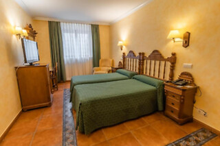Dos noches para 3 en Hotel Santo Domingo de Silos*** en Santo Domingo de Silos (Burgos)