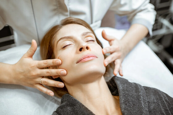 Una higiene facial para 1 en Centro de Estética Avanzada y Peluquería Inma Fernández en Vila-real (Castellón)